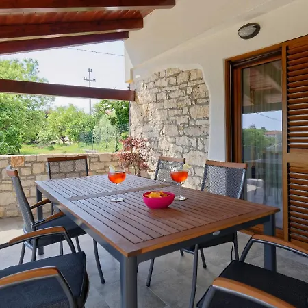 Larissa By Rent Istria