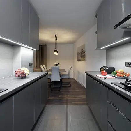 Larissa By Rent Istria Apartamento